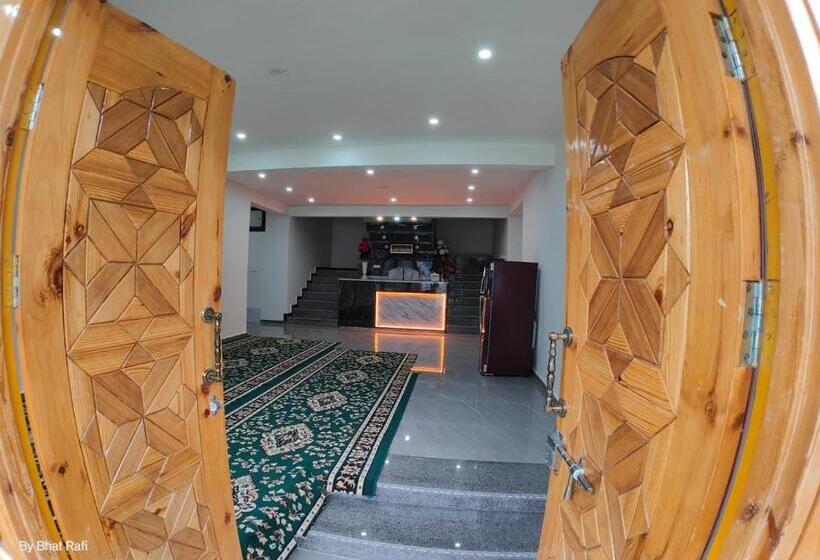 Otel Crest Plaza Resort