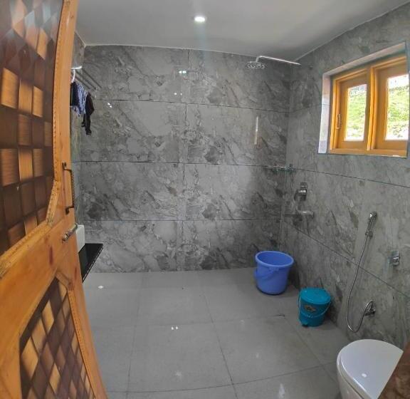 Otel Crest Plaza Resort