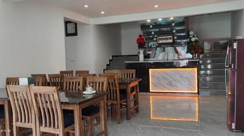 Otel Crest Plaza Resort