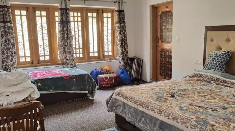 ホテル Crest Plaza Resort