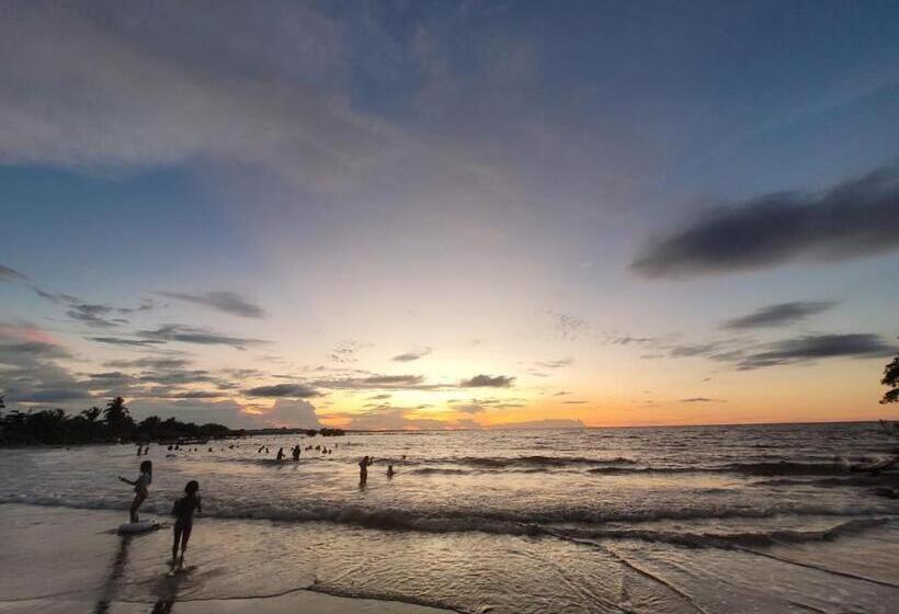 호텔 Los Bohios De Coveñas