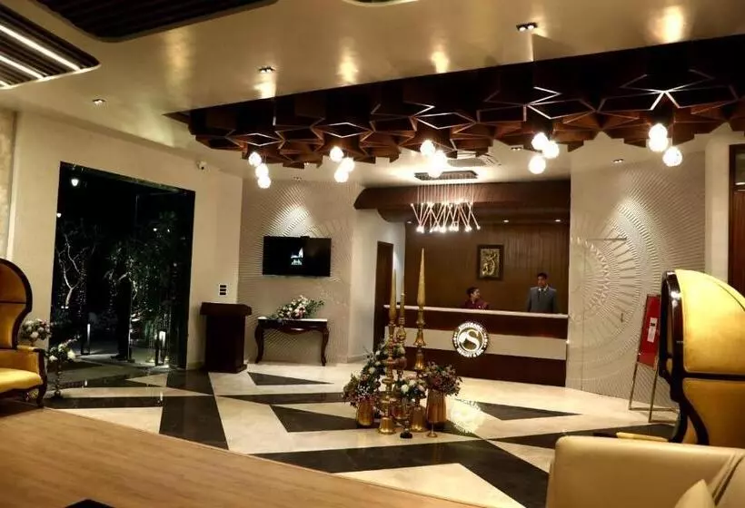 ホテル Shukrana Resort & Spa