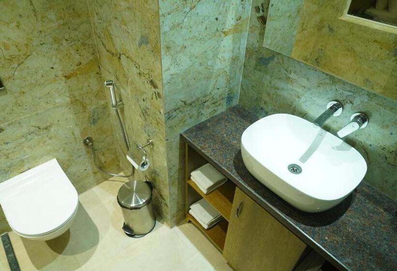 Hotel Shukrana Resort & Spa