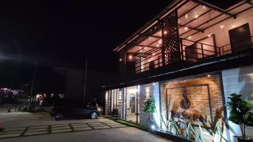 ホテル The Sky Inn