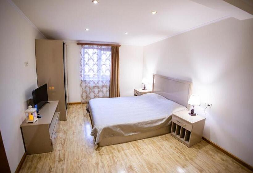 پانسیون Stepsa Guest House