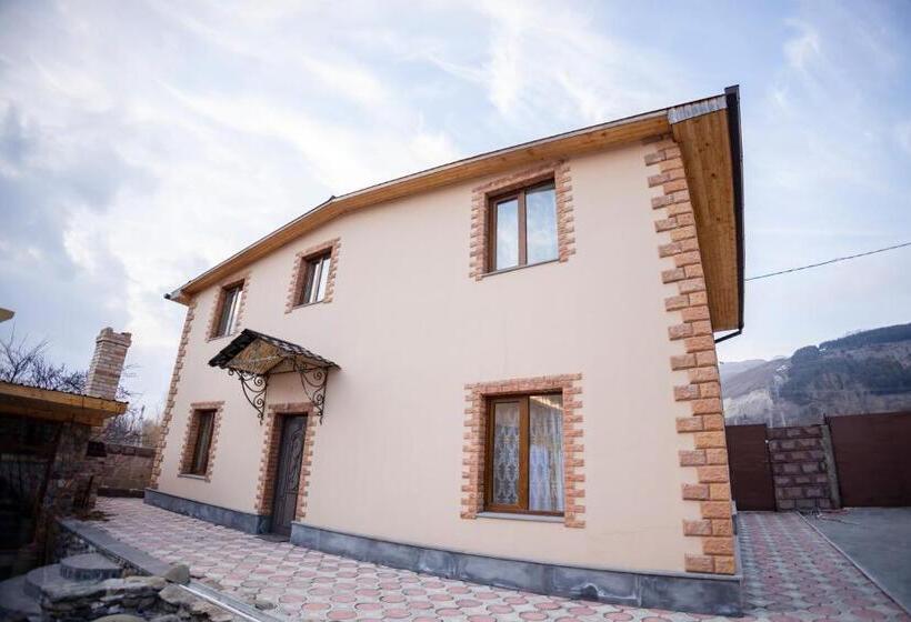 پانسیون Stepsa Guest House