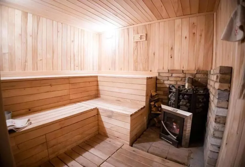 پانسیون Stepsa Guest House