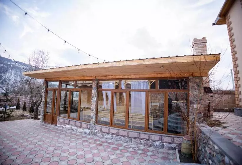 پانسیون Stepsa Guest House