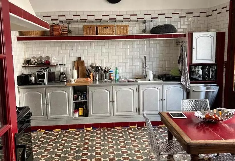 Aamiaismajoitus (B&B) Gîte Chez Vous Chez Nous