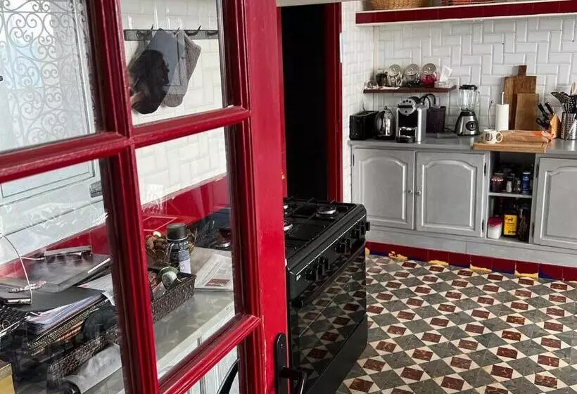 Aamiaismajoitus (B&B) Gîte Chez Vous Chez Nous