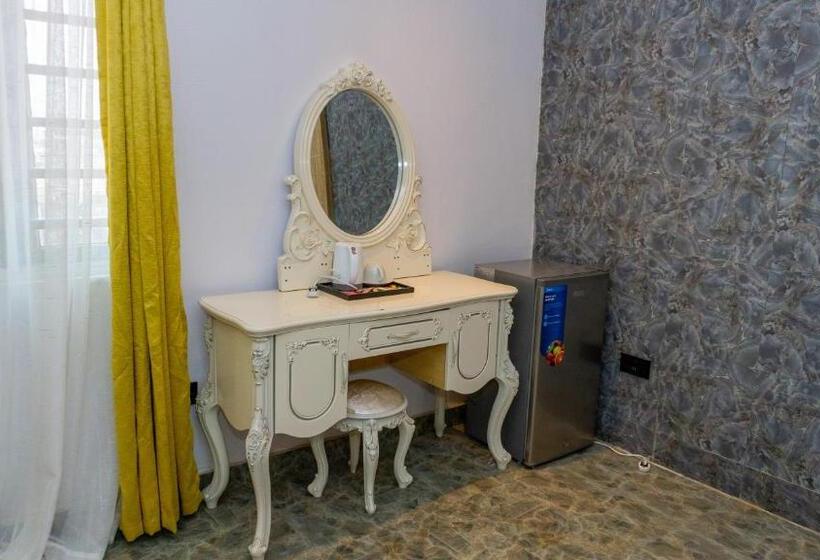 California Luxury Hotel & Suite