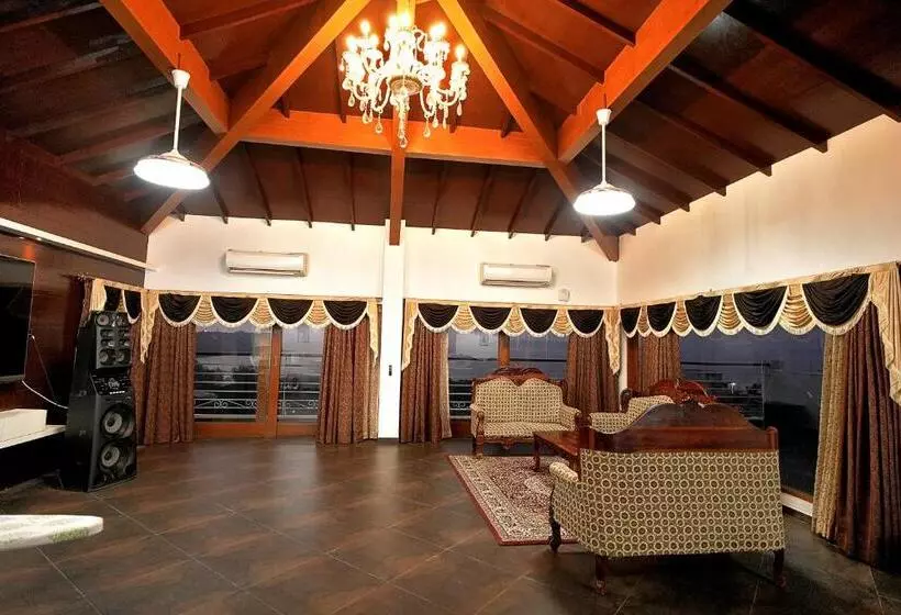 ホテル Alekhya Suite Dona Paula Beach Panaji