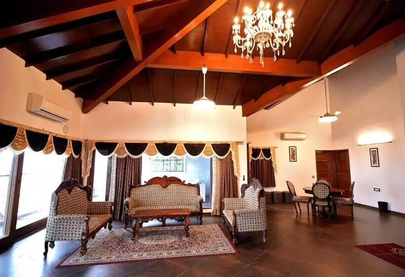 ホテル Alekhya Suite Dona Paula Beach Panaji