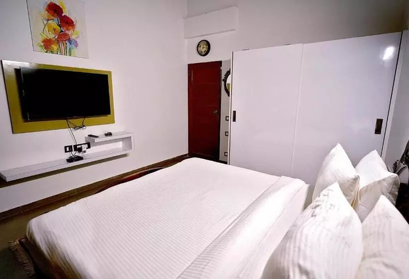 ホテル Alekhya Suite Dona Paula Beach Panaji