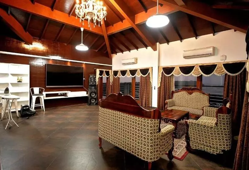 ホテル Alekhya Suite Dona Paula Beach Panaji