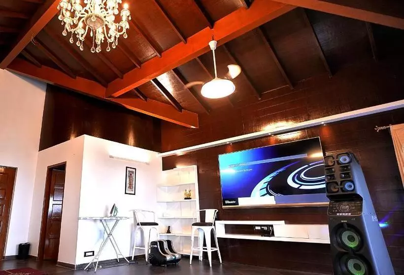 ホテル Alekhya Suite Dona Paula Beach Panaji