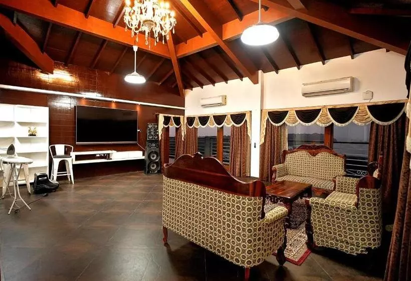 ホテル Alekhya Suite Dona Paula Beach Panaji