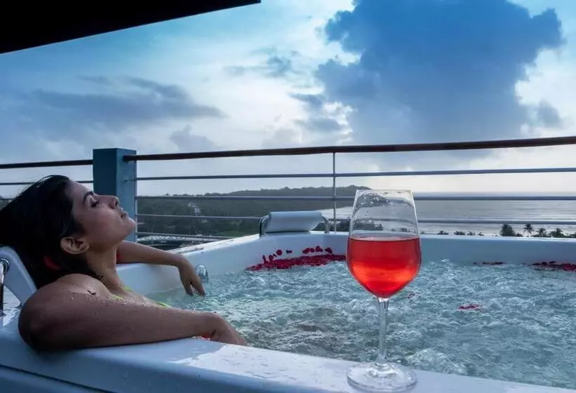 ホテル Alekhya Suite Dona Paula Beach Panaji