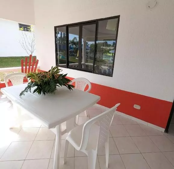 ホテル Cabañas Cafeteras Cerritos