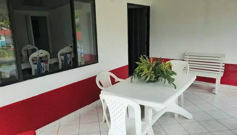 ホテル Cabañas Cafeteras Cerritos