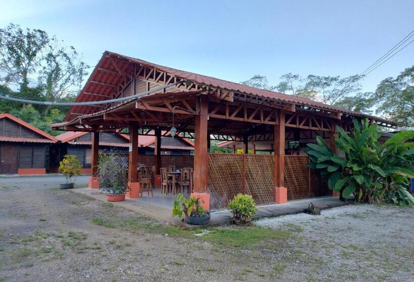 ホテル Cabinas Río Frío