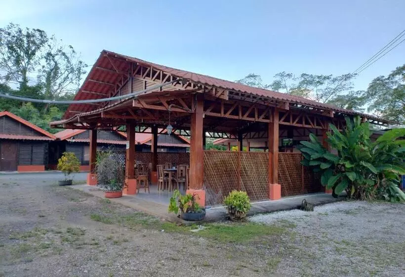 Hotelli Cabinas Río Frío