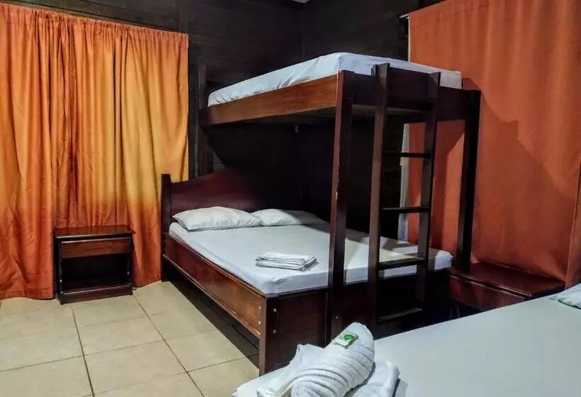 Hotelli Cabinas Río Frío