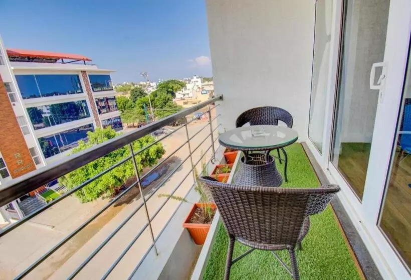 ホテル Silver Oak International