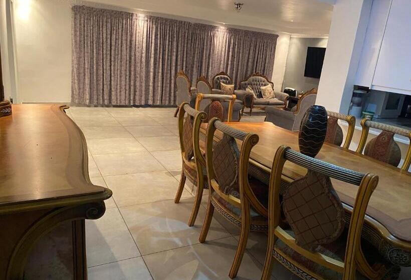 膳宿费 Datty Tatty