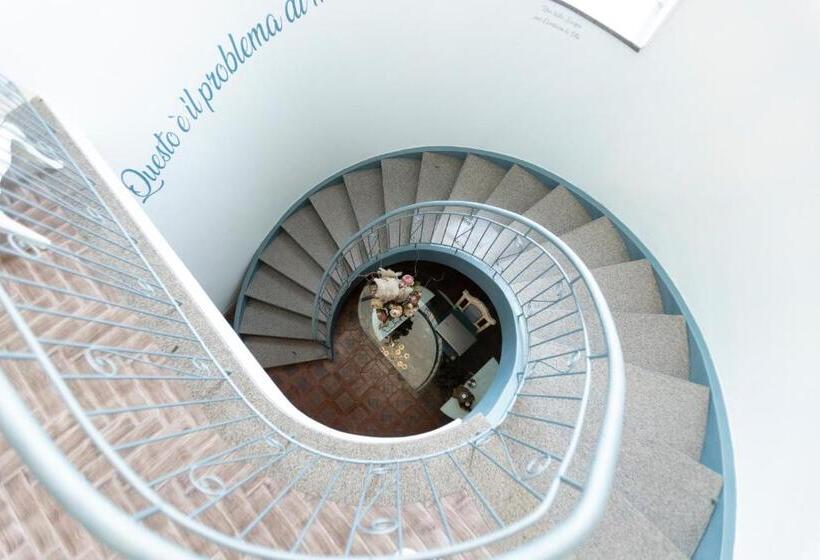 ペンション La Favola