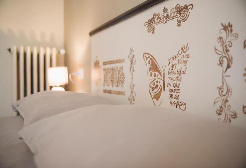 ペンション La Favola