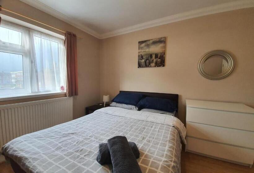 Пансион London Ilford Rooms