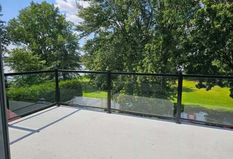 Majatalo Riverview Cottage