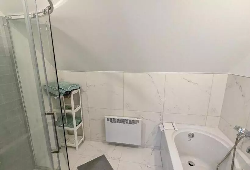 Majatalo Riverview Cottage