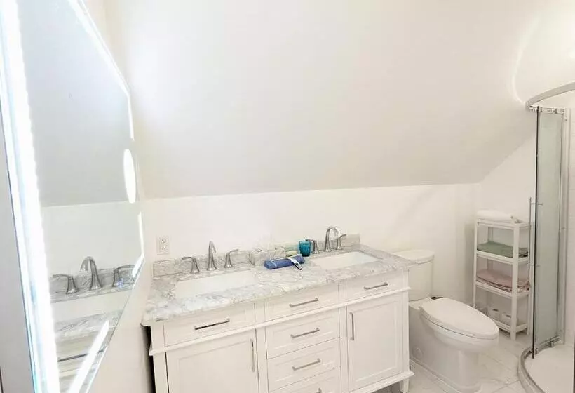 Majatalo Riverview Cottage