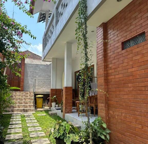 Пансион The East Land Rooms