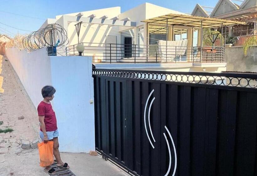 پانسیون Villa Spirou