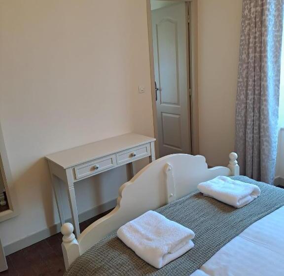 Bed and Breakfast Chateau De Chambres Mont St Michel