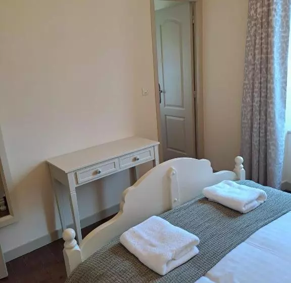 Aamiaismajoitus (B&B) Chateau De Chambres Mont St Michel