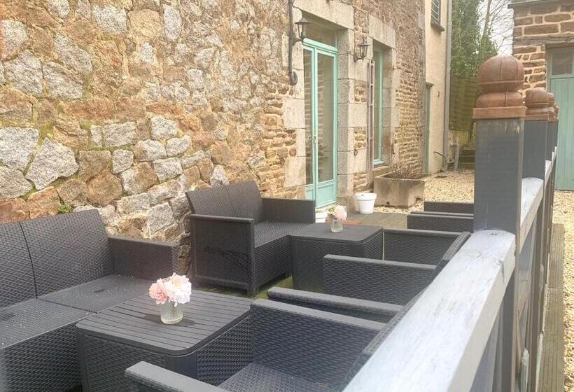 Bed and Breakfast Chateau De Chambres Mont St Michel