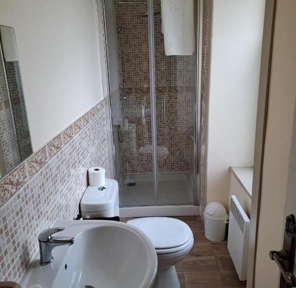 Bed and Breakfast Chateau De Chambres Mont St Michel