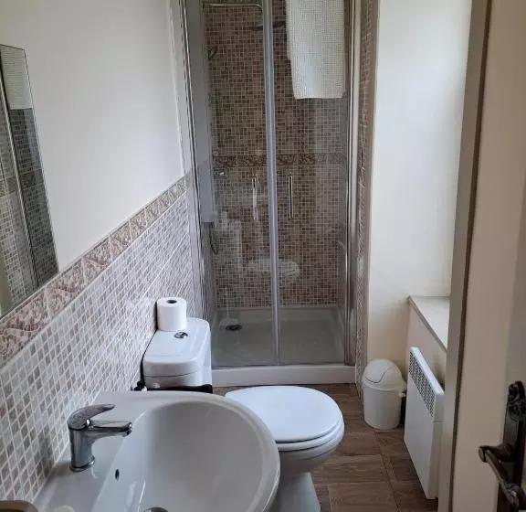 Aamiaismajoitus (B&B) Chateau De Chambres Mont St Michel