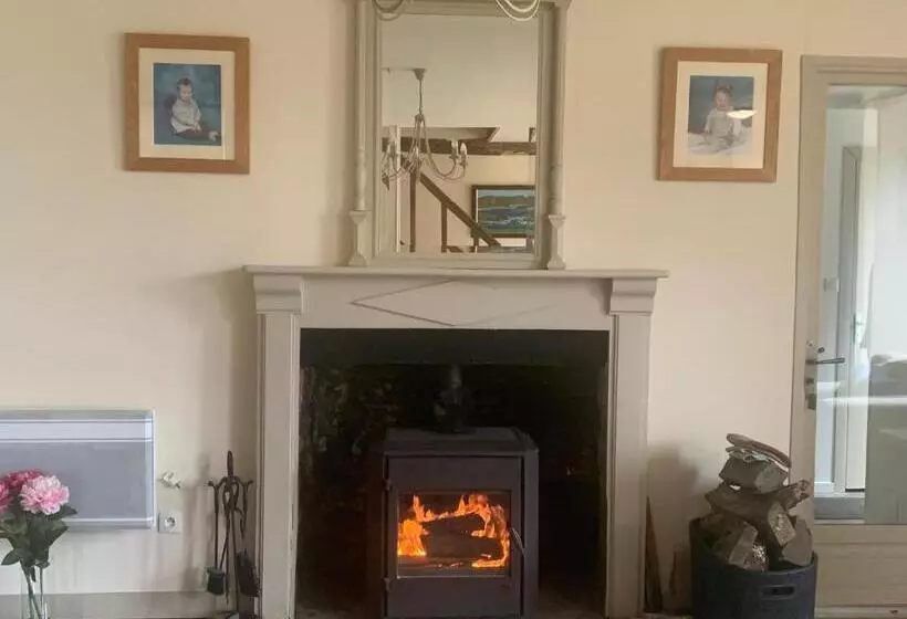 Aamiaismajoitus (B&B) Chateau De Chambres Mont St Michel