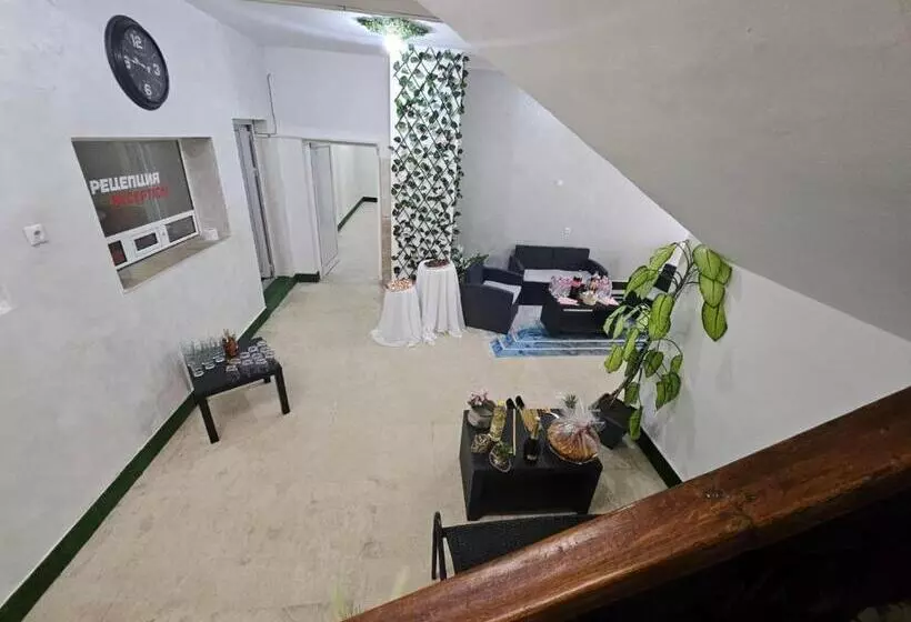 ホテル хотел приятели