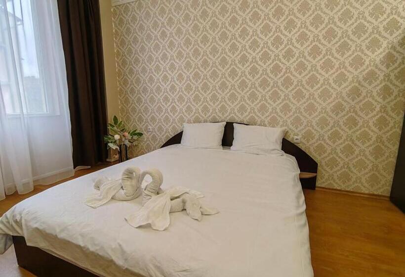 호텔 хотел приятели