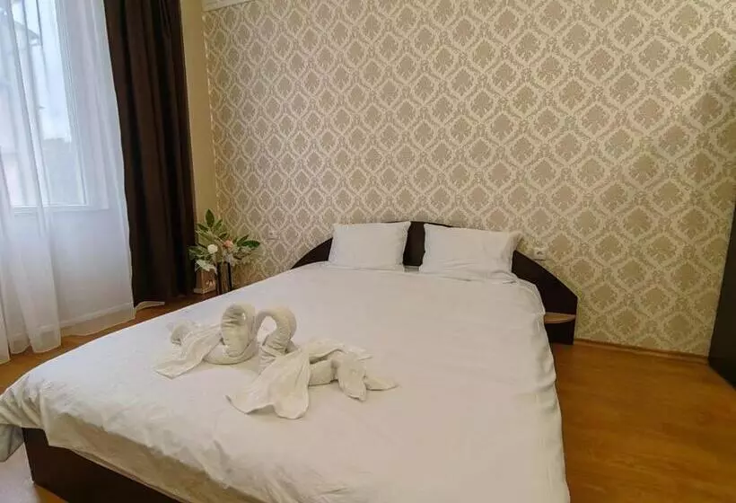 ホテル хотел приятели