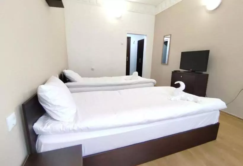 ホテル хотел приятели