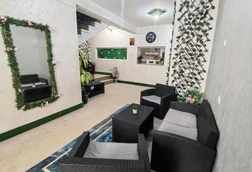 ホテル хотел приятели