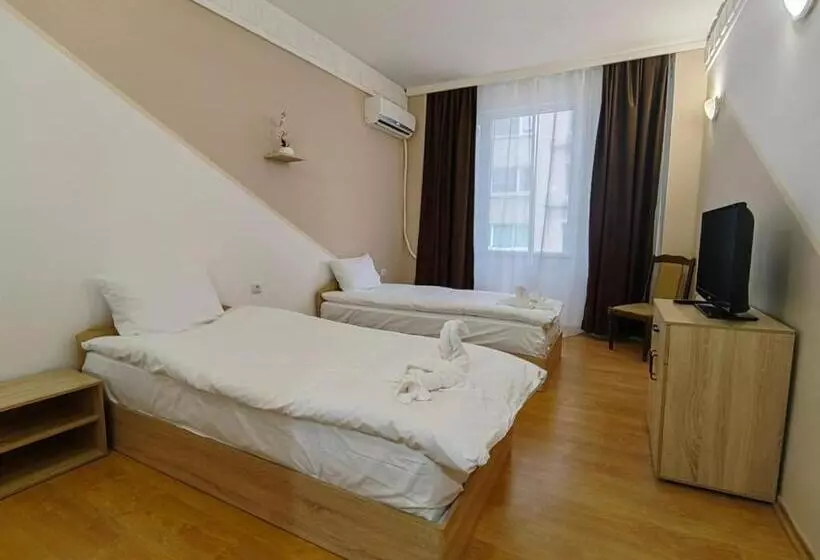 ホテル хотел приятели