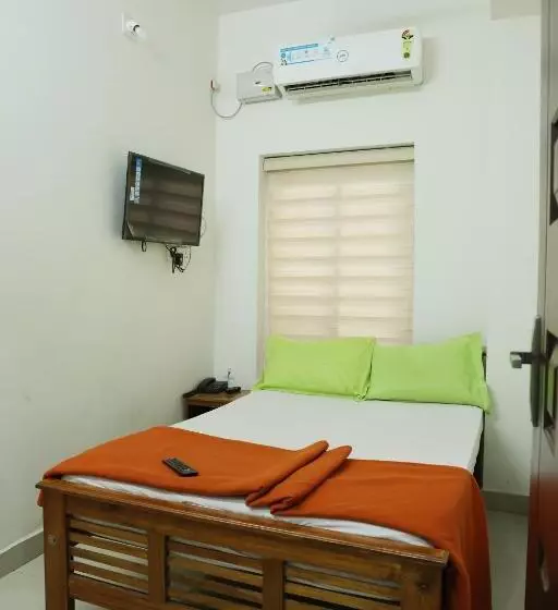 Hotelli Airport Cochin Royal Residency